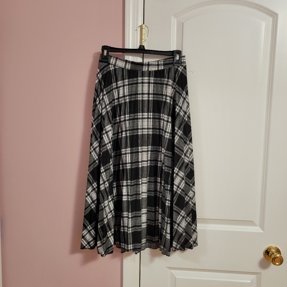 NWT Womens Elizabeth & Nicole Black White Plaid A-Line Midi Skirt- S- Preppy